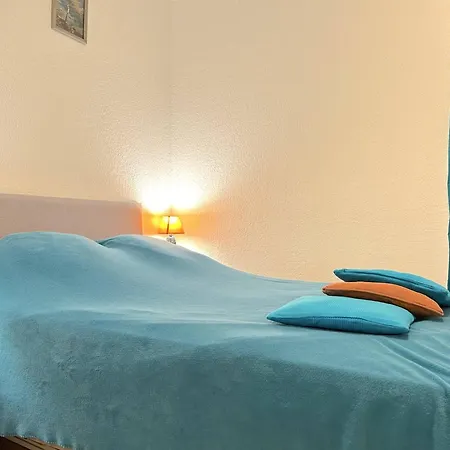 Сasa de vacaciones Maison Avec Piscine Et Parking, Proche Pour 6 Personnes - Fr-1-251-156 *